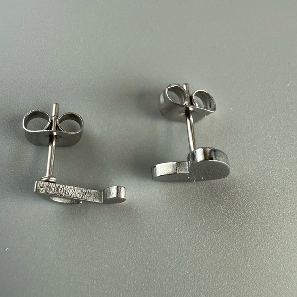 Stainless Steel Heart and Music Note Ear Stud - Picture 6 of 6